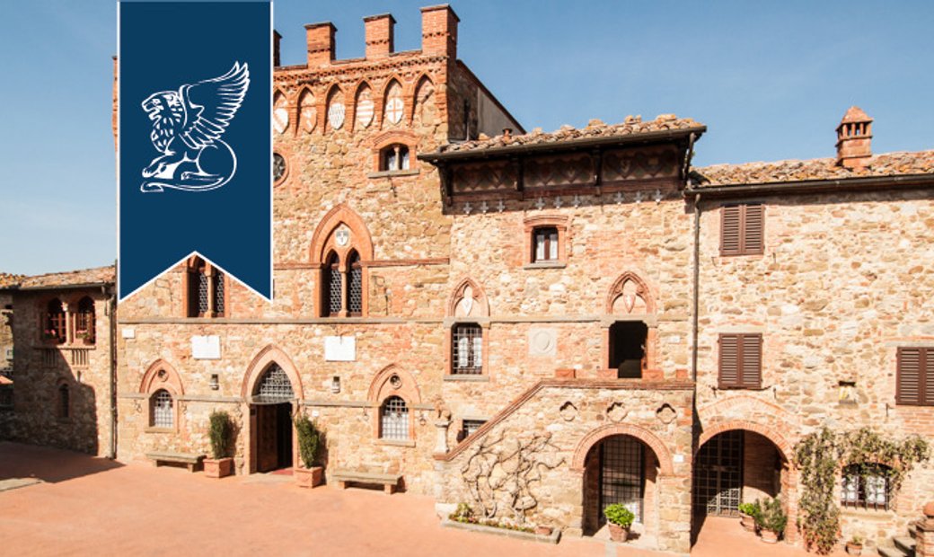 Splendid Castle In Arezzo In Montebenichi Tuscany Italy For Sale