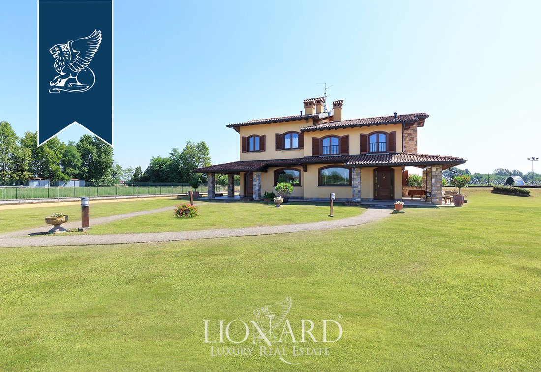 Luxury Estate For Sale Near Bergamo In Spirano, Lombardy, Italy For