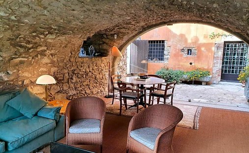 Castle for Sale in Sant Climent de Peralta, Forallac, Spain