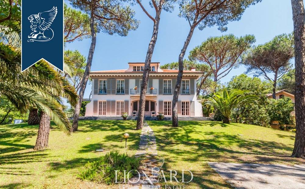 Lussuose Ville In Vendita In Marina Di Massa Toscana Italia Jamesedition