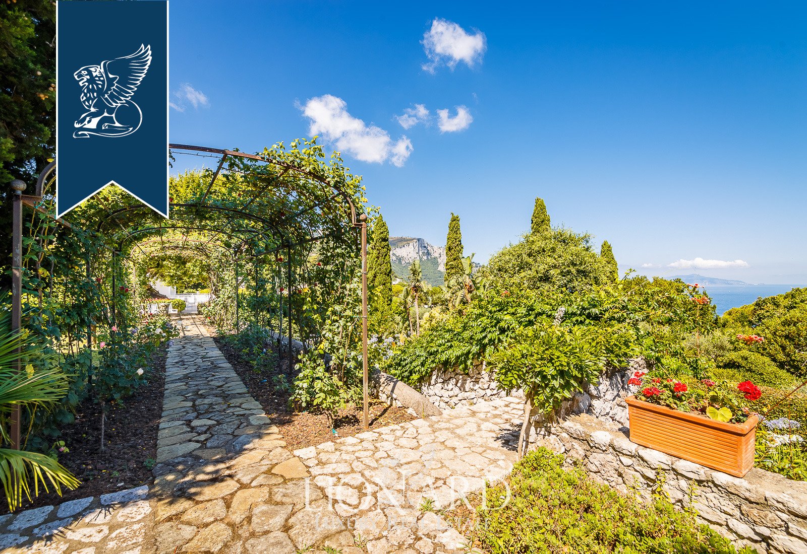 Magnificent villa for sale in Capri in Capri, Italy for sale (10918639)