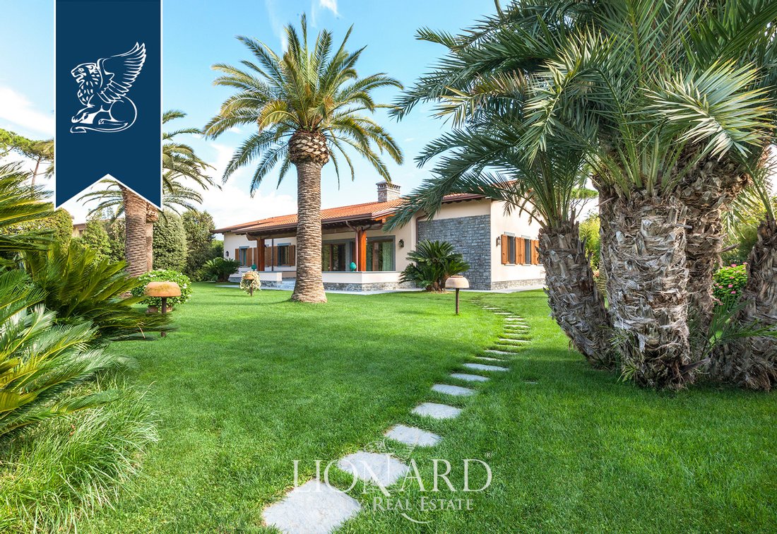 Luxurious Complex For Sale In Forte Dei In Forte Dei Marmi, Tuscany