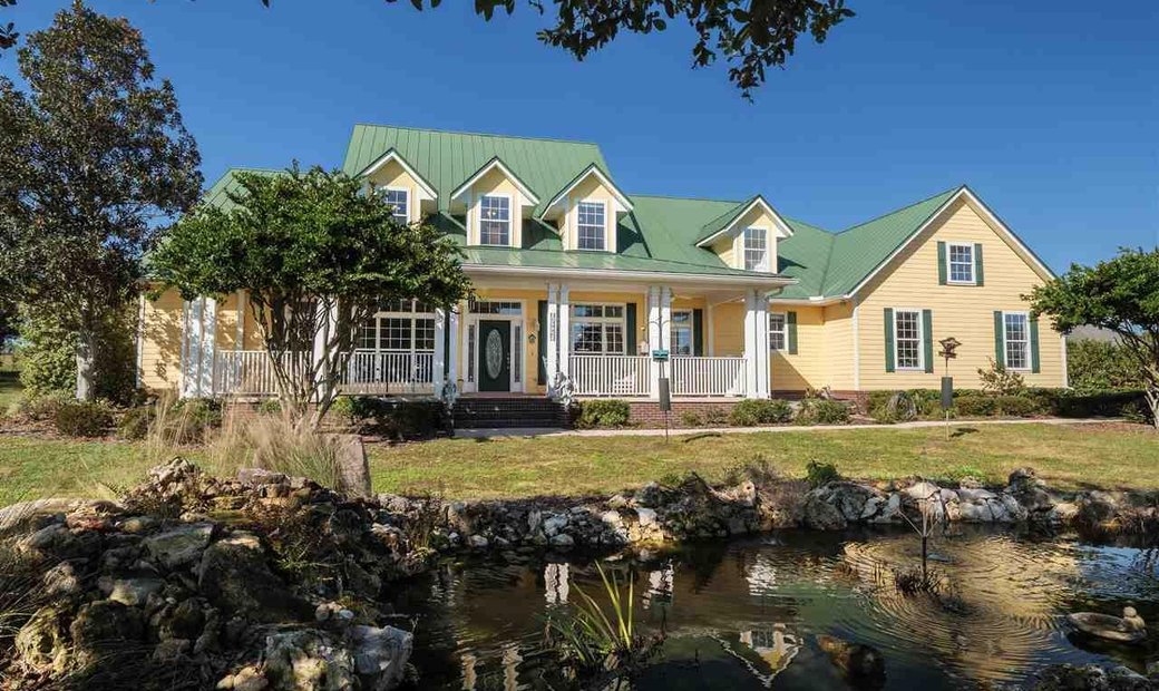 5 Bedrooms Single Family Detached In Alachua, Florida, United States