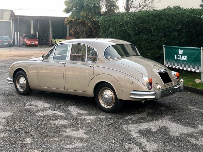 Sedan in Brescia, Province of Brescia, Italy 3 - 11239000