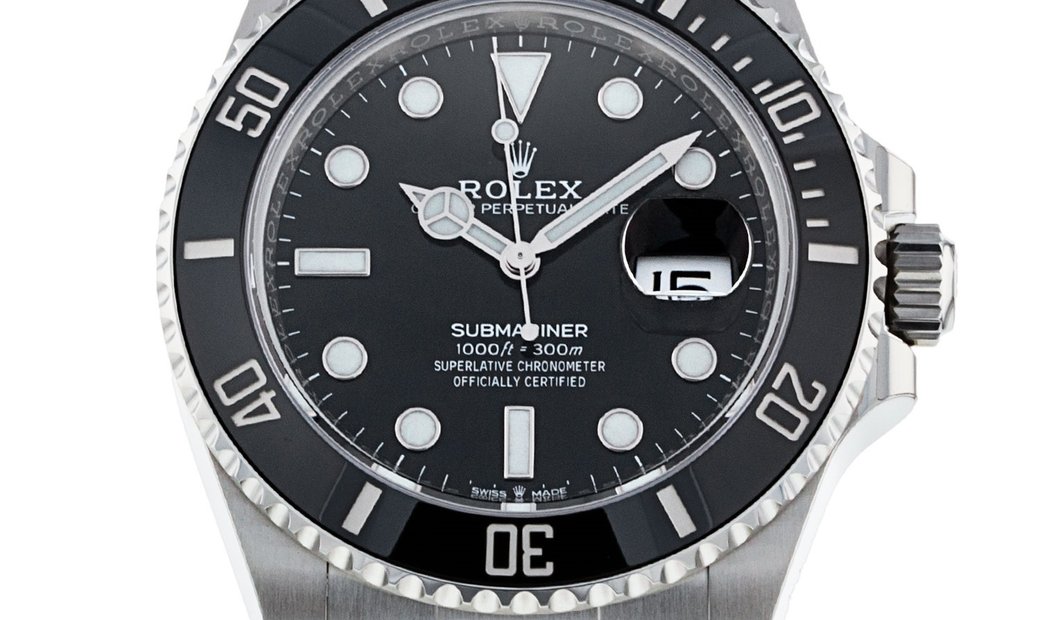 ROLEX OYSTER PERPETUAL SUBMARINER DATE 126610LN