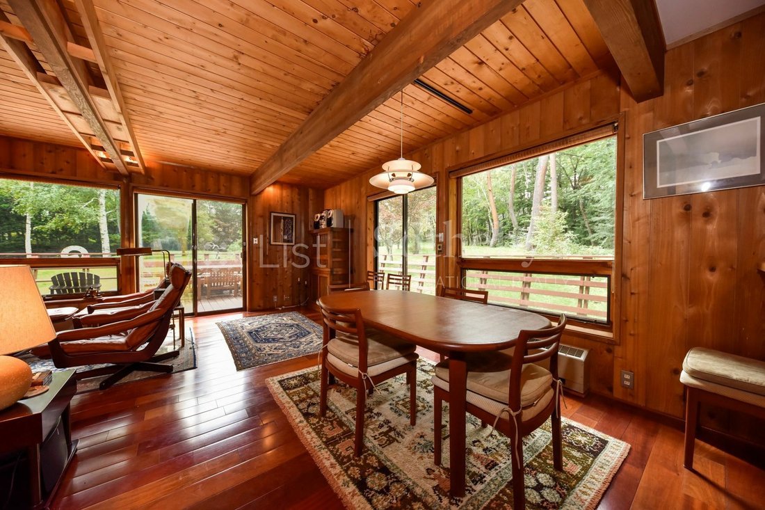 Kawaguchiko Villa In Narusawa, Yamanashi, Japan For Sale (11245872)