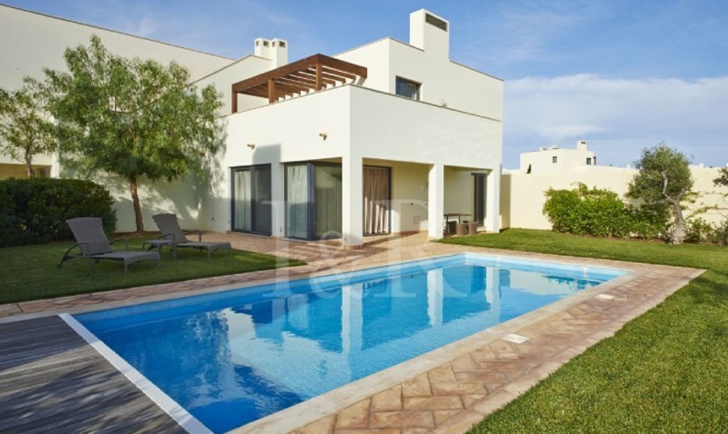 2 Bedroom Villa With 3 Profitability In Sagres, In Sagres, Algarve