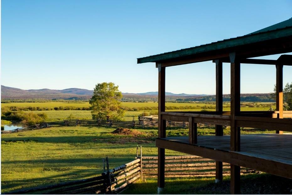 The Old Knowles Ranch, a Spectacular Working Ranch in in Alexis Creek