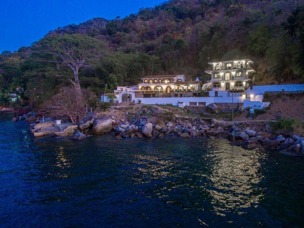 8 Bedrooms Single Family Detached In Boca De Tomatlan, Jalisco, Mexico