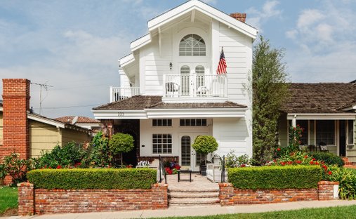 casas de lujo con biblioteca a la venta en Newport Beach, California