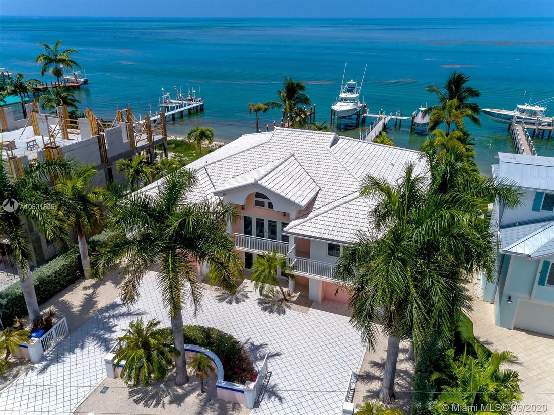 4 Bedrooms Single Family Detached In Key Colony Beach, Florida, United  States For Sale (11261629)