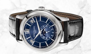 Patek Philippe Complications 5205G-013 Annual Calendar Moon Phases White Gold Blue Dial