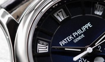 Patek Philippe Complications 5205G-013 Annual Calendar Moon Phases White Gold Blue Dial