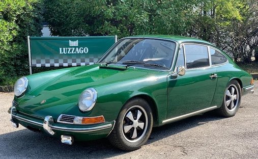 1698 Porsche 911 in Brescia, Italy 1