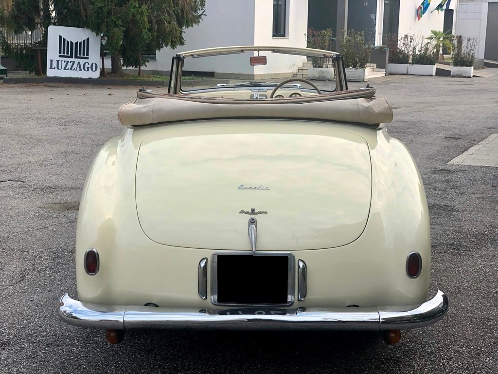 Cabriolet in Province of Brescia, Italy 4 - 11272465