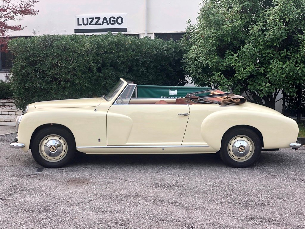Cabriolet in Province of Brescia, Italy 2 - 11272465
