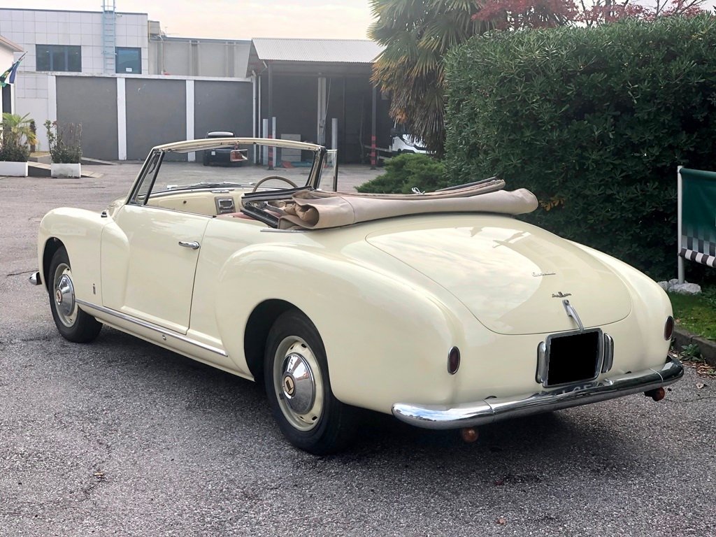 Cabriolet in Province of Brescia, Italy 3 - 11272465