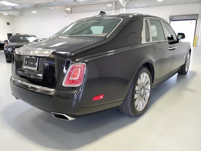Sedan in United States 3 - 11273057