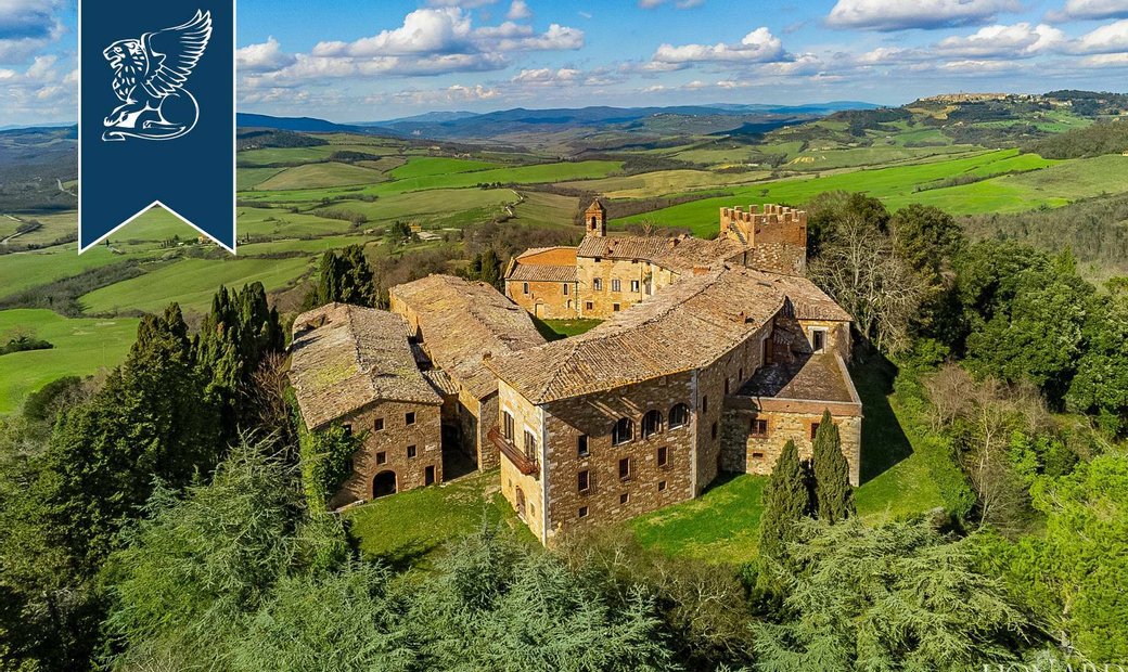Medieval Hamlet For Sale Near Siena In Tuscany, Italy For Sale (11278089)