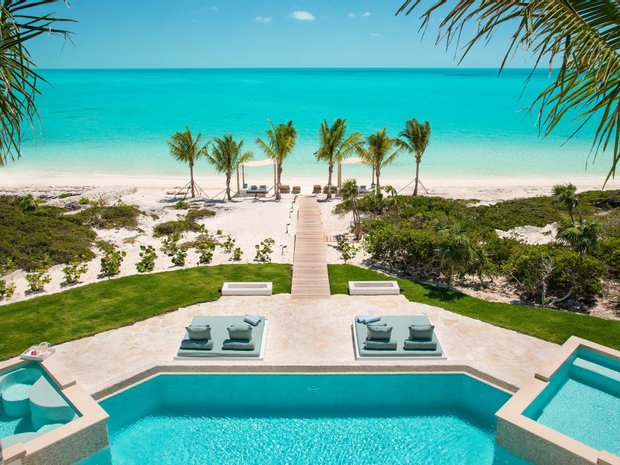 Luxury homes with garden for rent in Sapodilla Bay, Caicos Islands ...