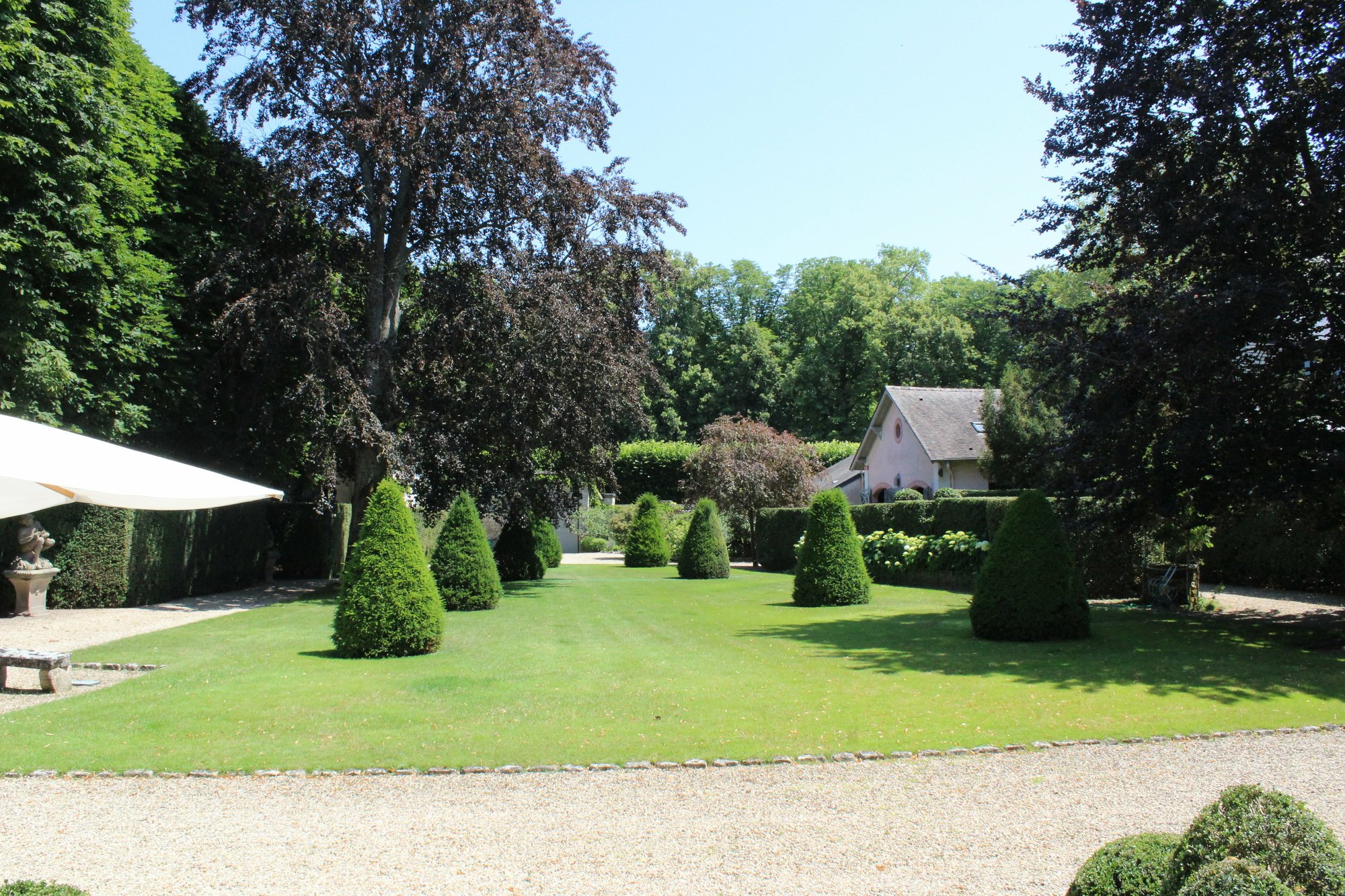 Fontainebleau An Elegant 18th Century Manor House. In Fontainebleau