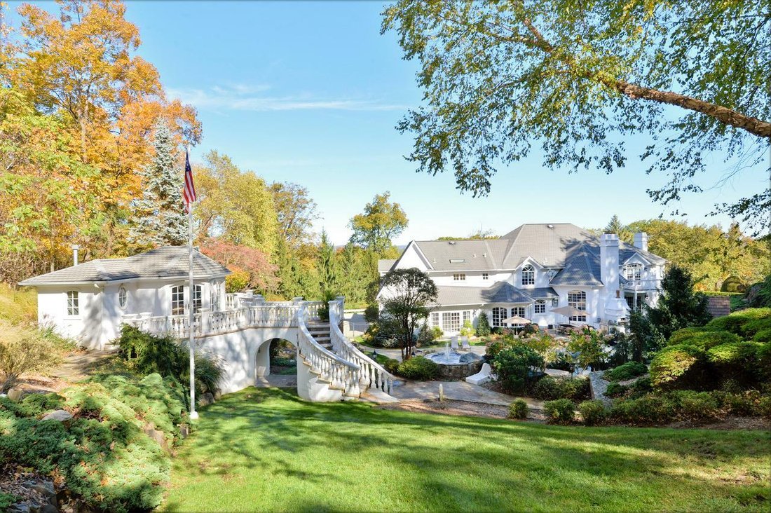 23 Shinnecock Trail In Franklin Lakes, New Jersey, United States For