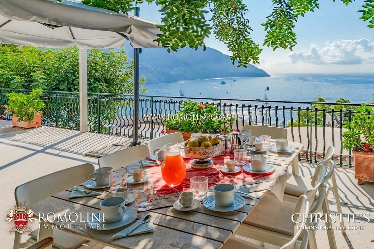 Amalfi Coast LUXURY WATERFRONT VILLA FOR SALE IN POSITANO in Positano