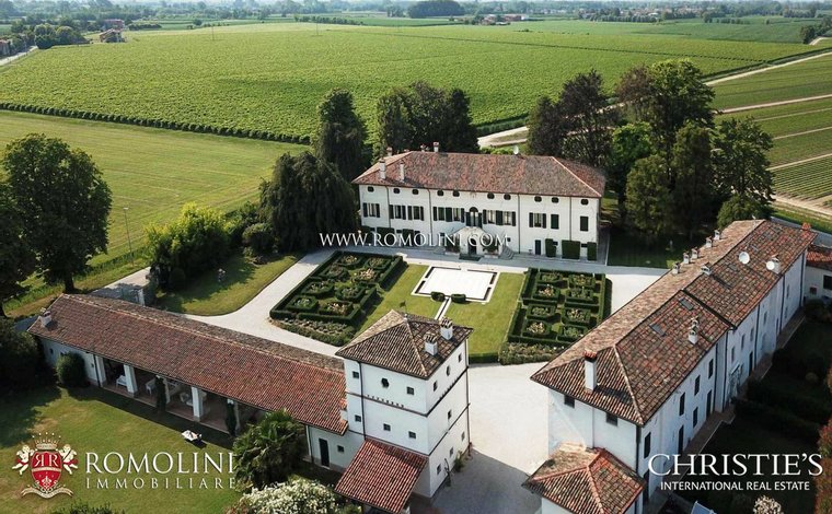Property for sale in Villa Santina, Udine, Friuli-Venezia Giulia