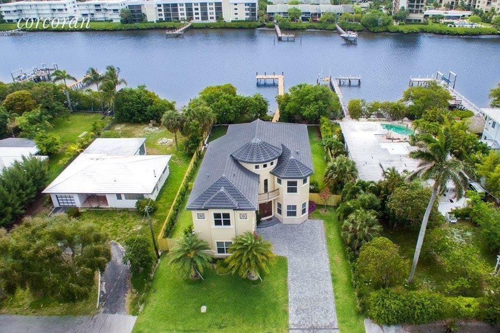 1002 N Atlantic Drive, Lantana/Hypoluxo In Lantana, Florida, United