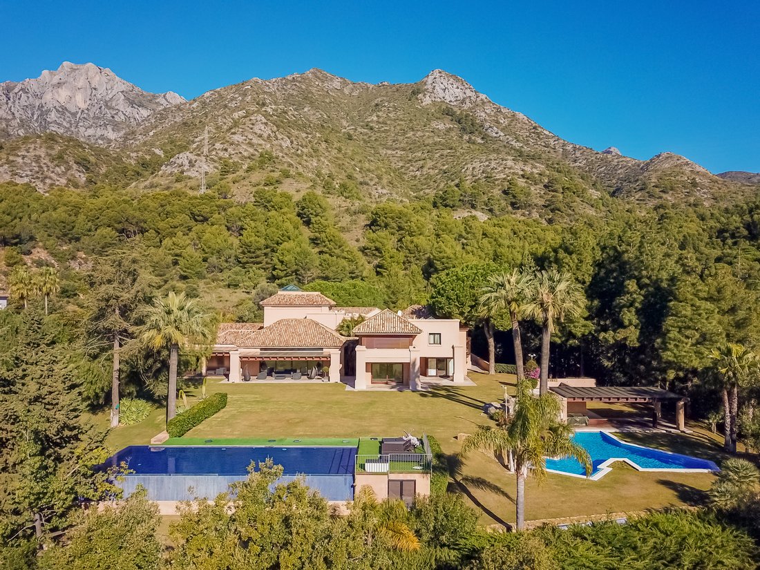 Villa in Marbella, Andalusia, Spain 1 - 10403601