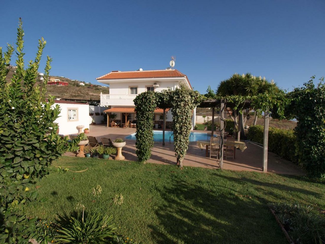 Villa in Guia de Isora, Canary Islands, Spain 2 - 11295985