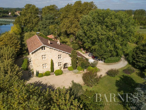 Luxury houses with office for sale in SaintLaurentdeGosse, Nouvelle