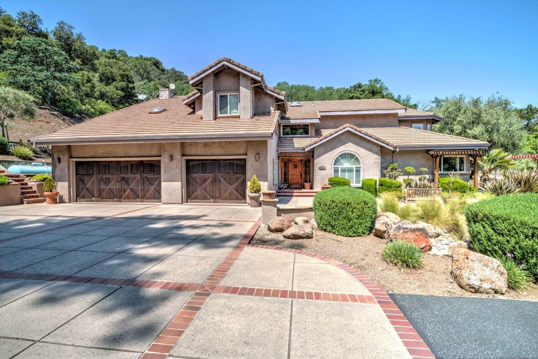 4 Bedrooms Single Family Detached In Hill, California, United