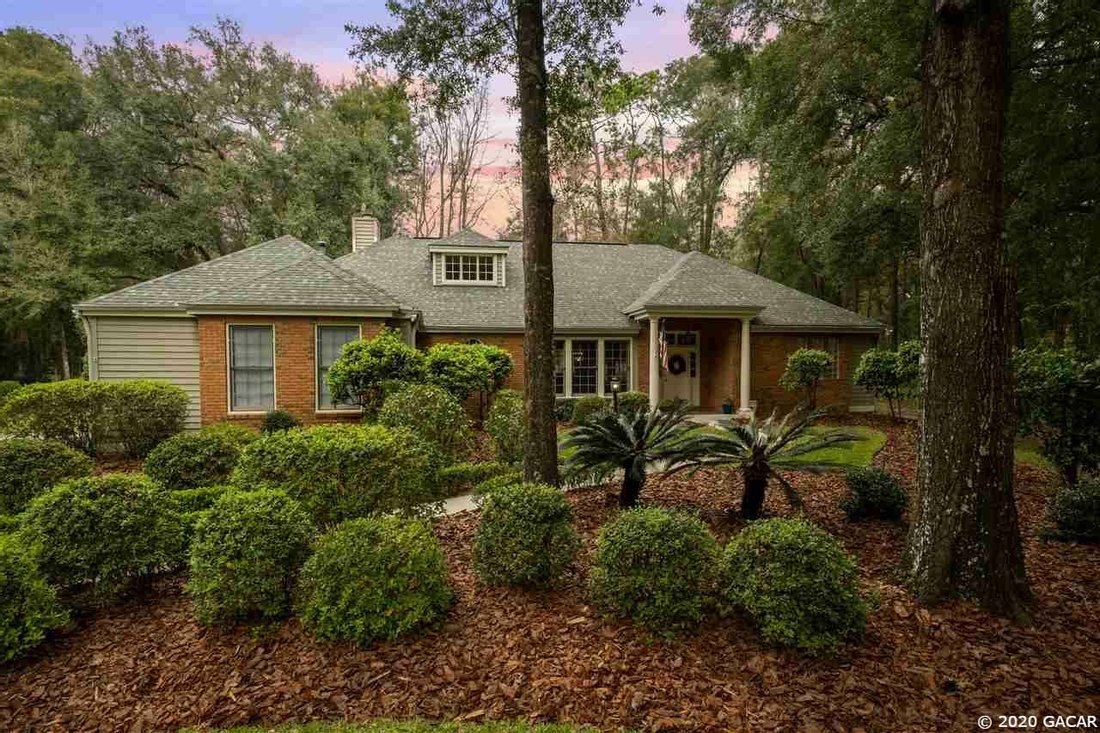 4 Bedrooms Single Family Detached In Gainesville, Florida, United