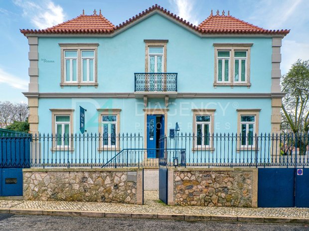 House in Parede, Lisbon, Portugal 1