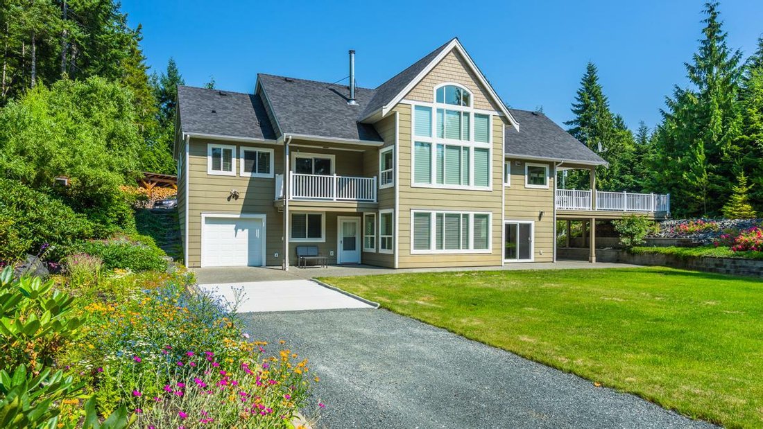 Peaceful Home In Qualicum Beach In Qualicum Beach, British Columbia