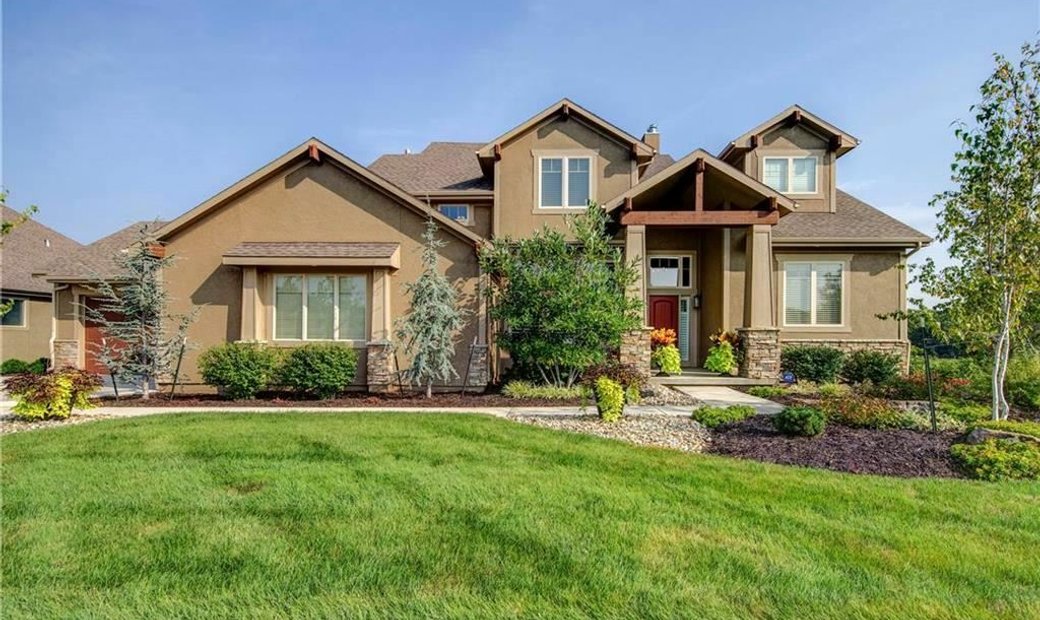 Private, Lake Front Living In Stilwell, Kansas, United States For Sale