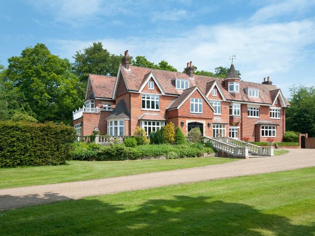 Luxury homes for sale in Chichester, England, United Kingdom | JamesEdition