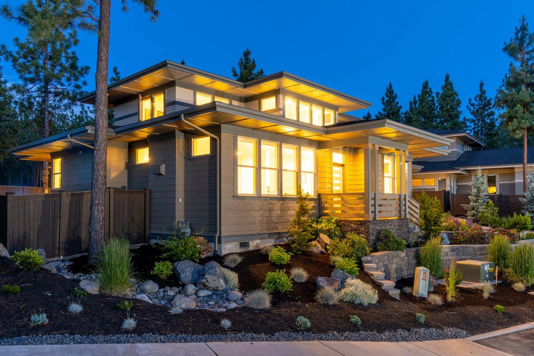 Beautifully Appointed Modern Prairie Home In Bend, Oregon, United
