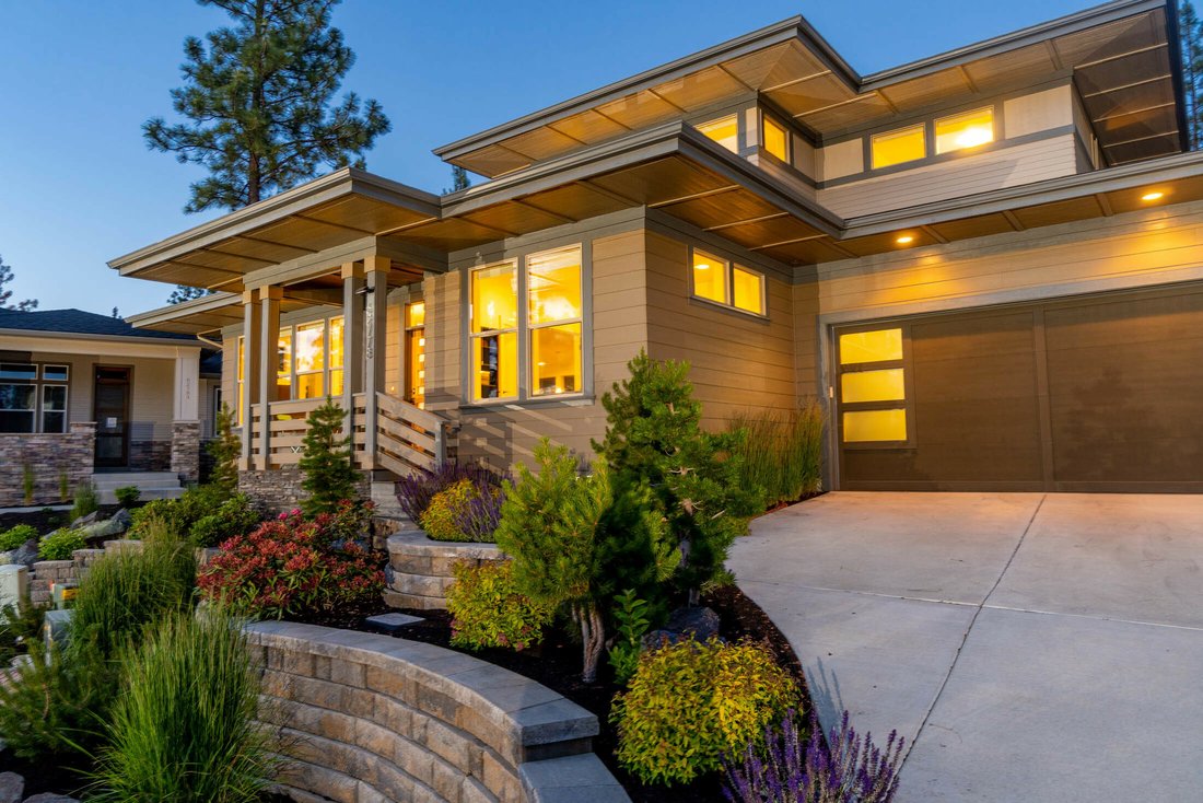 Beautifully Appointed Modern Prairie Home In Bend, Oregon, United