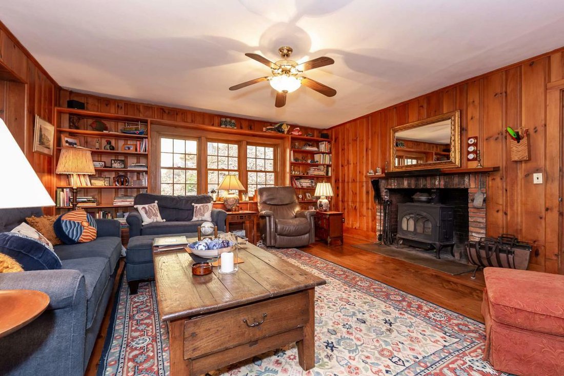 Antique Post And Beam Colonial In Amherst, New Hampshire, United States