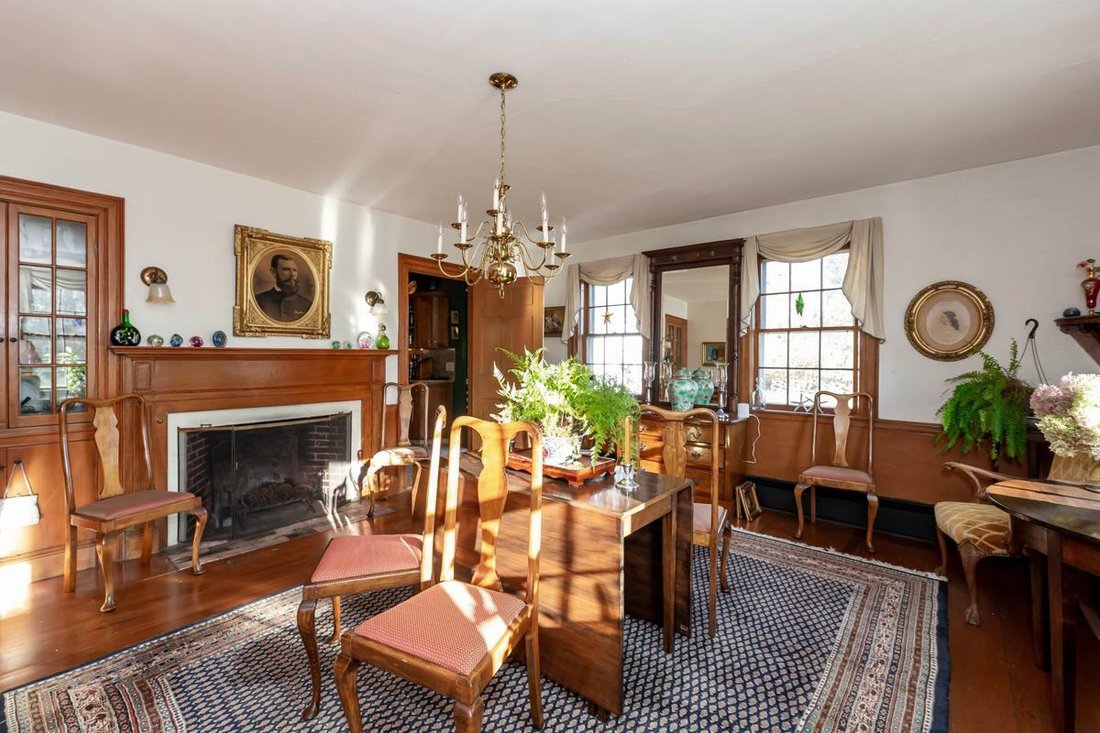 Antique Post And Beam Colonial In Amherst, New Hampshire, United States
