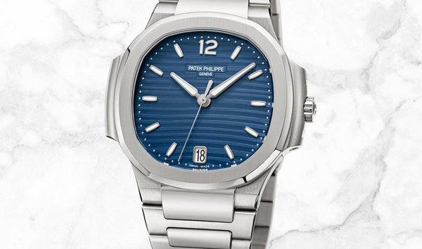 Patek Philippe Nautilus 7118/1A-001 Ladies Automatic Stainless Steel With Blue Opaline Dial (11330844)