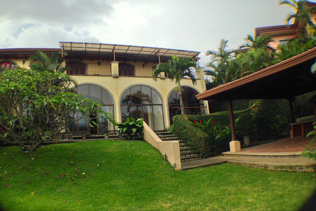 House in Pozos, San José Province, Costa Rica 1 - 10271028