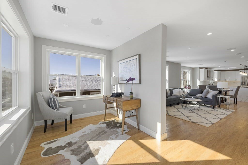 3 Bedrooms Condominium In Everett, Massachusetts, United States For