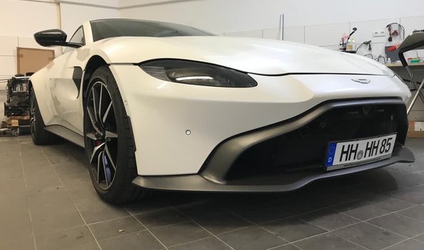 2018 Aston Martin Vantage (11345727)