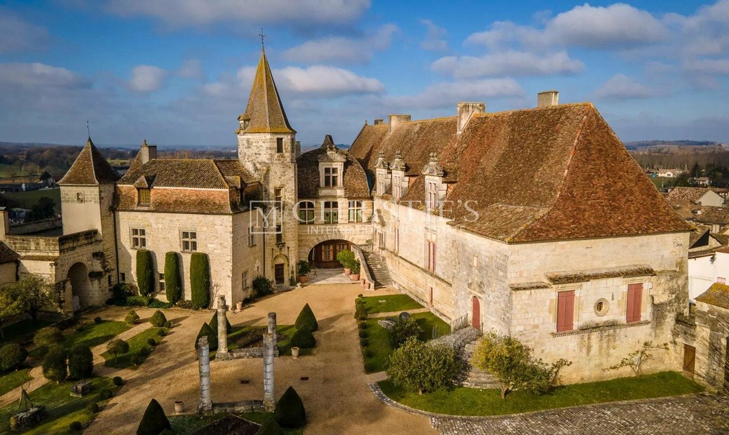 15th Century Listed Chateau With Village In Lauzun, Nouvelle Aquitaine, France For Sale (11182857)