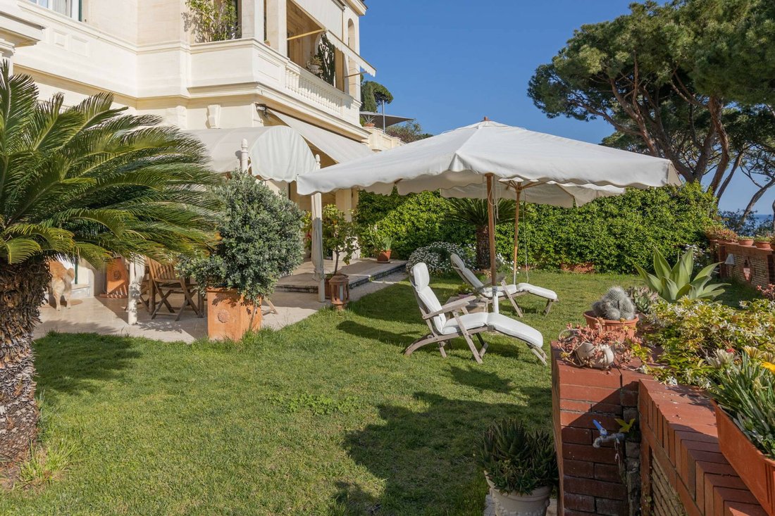 Exclusive Prestigious Apartment In Historic Villa With In Sori, Liguria