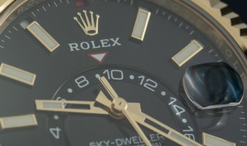 Rolex Sky-Dweller 326238-0009 Yellow Gold Black Dial Oysterflex Bracelet