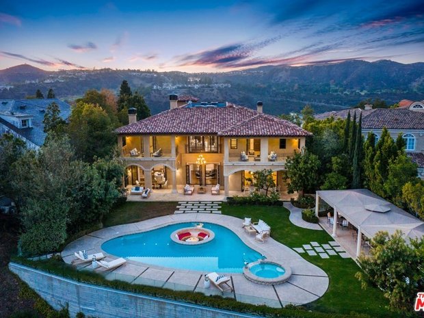 8 Bedrooms Single Family Detached In Los Angeles California United States For Sale 8 Bedrooms Single Family Detached In Los Angeles California United States For Sale